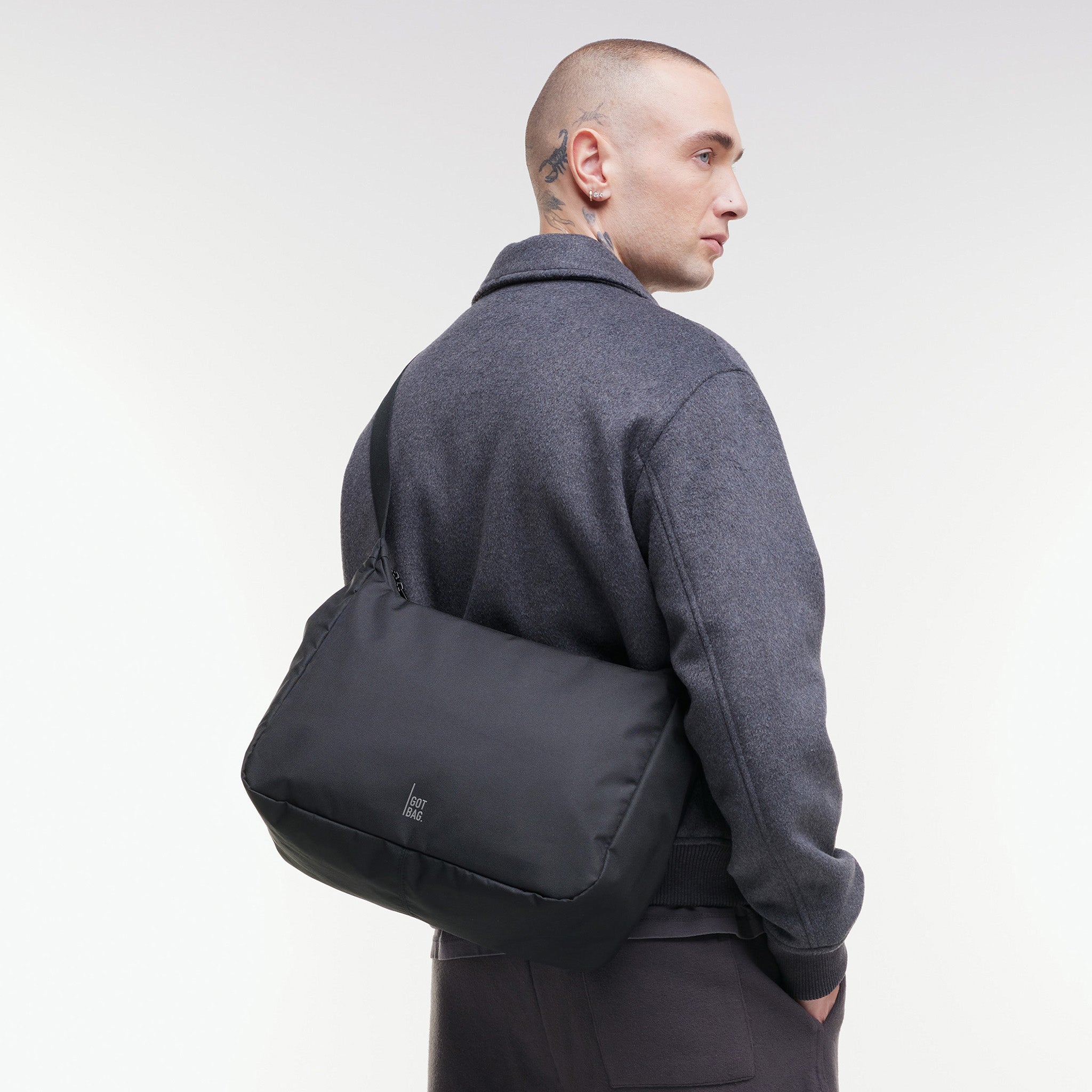 【Anyone more】Mag Square Big Shoulder Bag Large Black Shoulder Bag | MZ Wallace