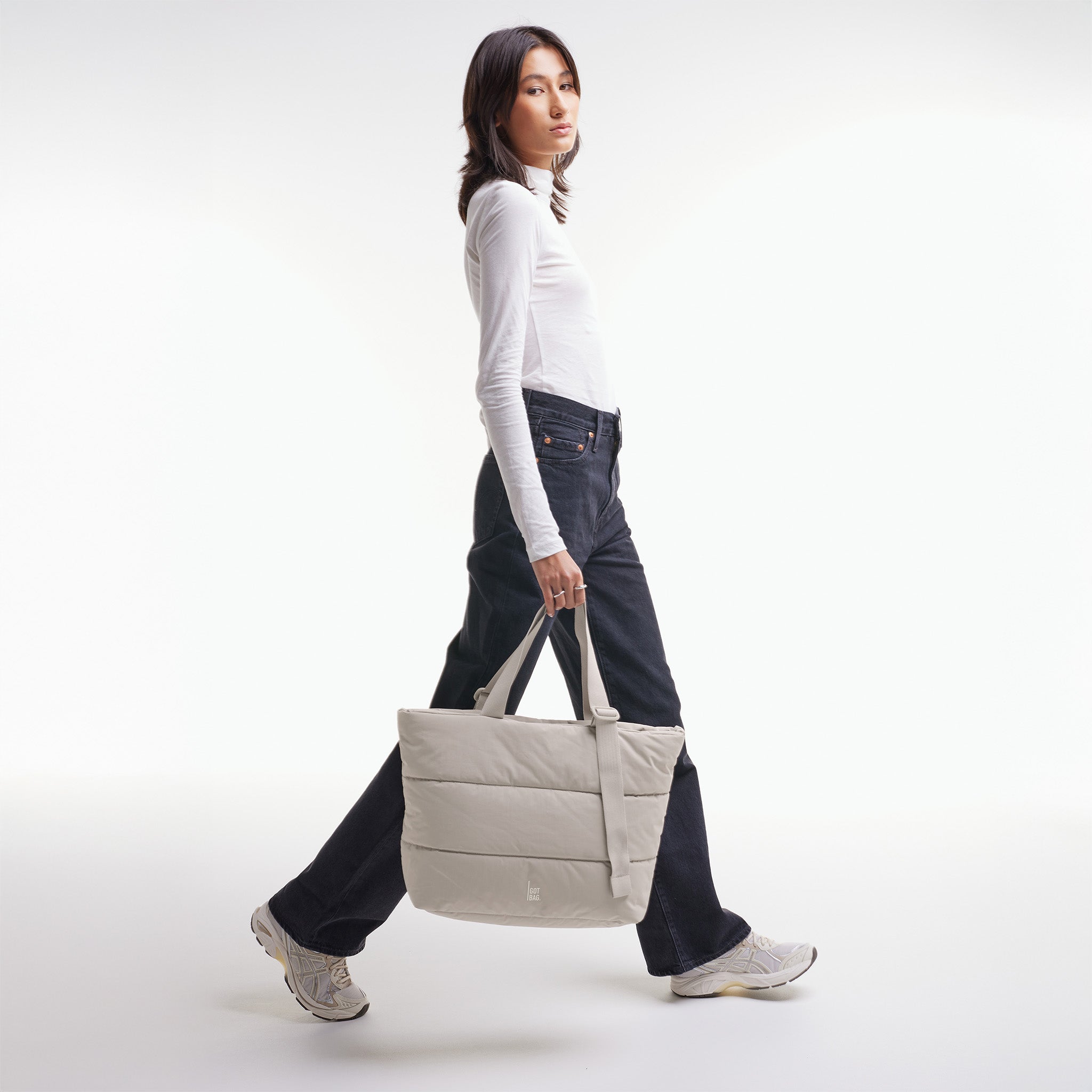 UNDER ARMOR ジェシー STUDIO PUFFER TOTE BAG UA Studio Puffer