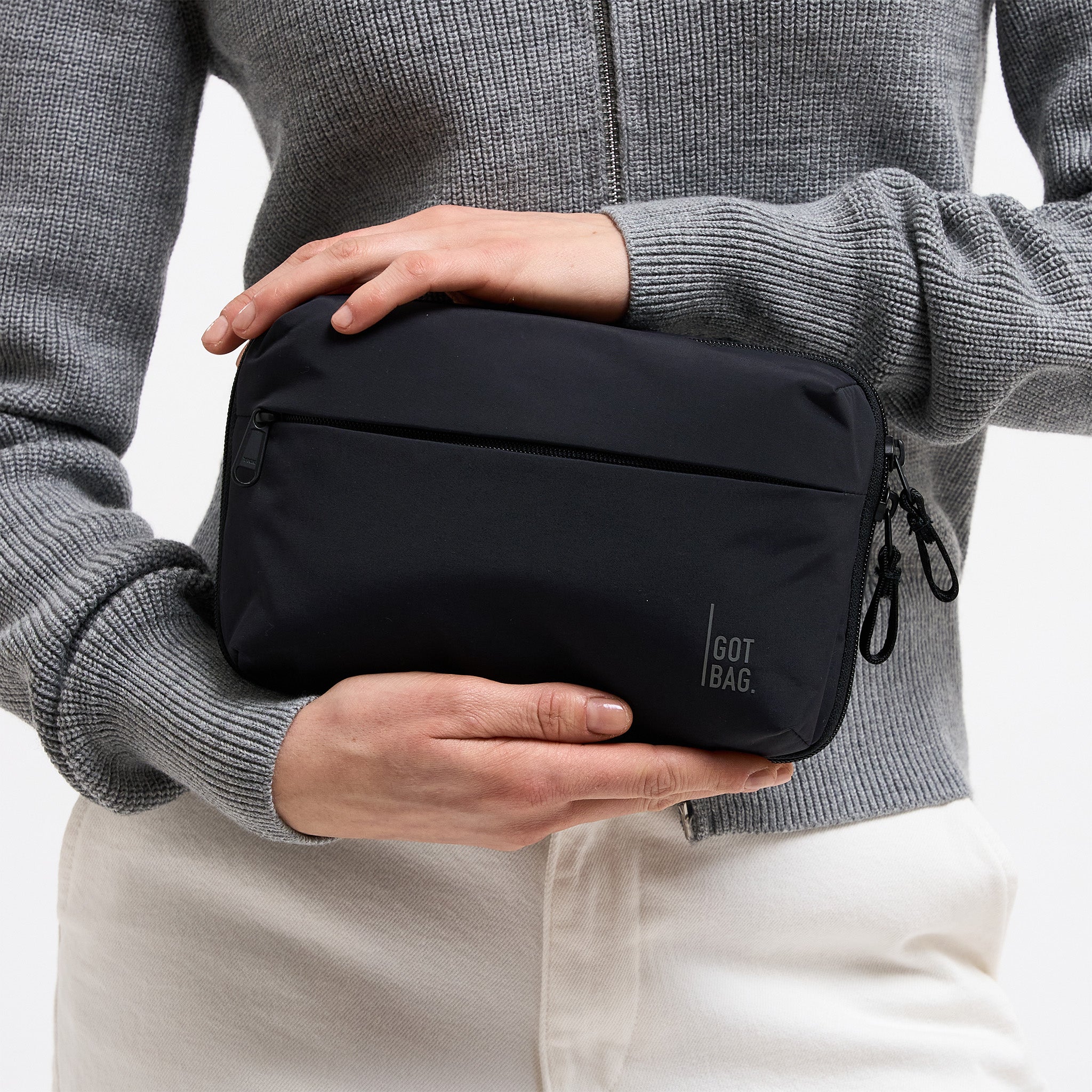 COMMUTER TECH POUCH