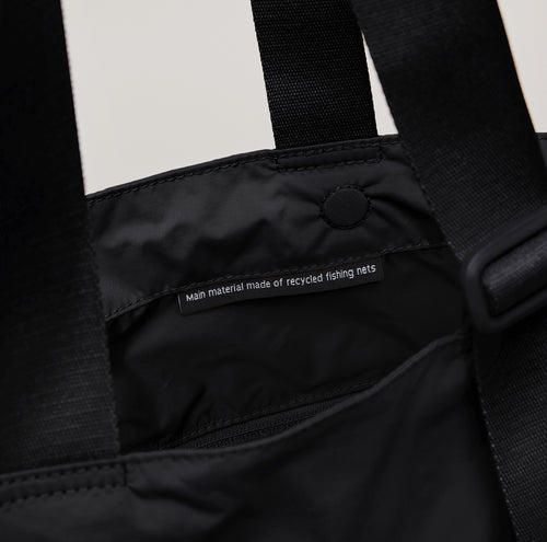 bags made from recycled fishing nets MELLOW TOTE BAG